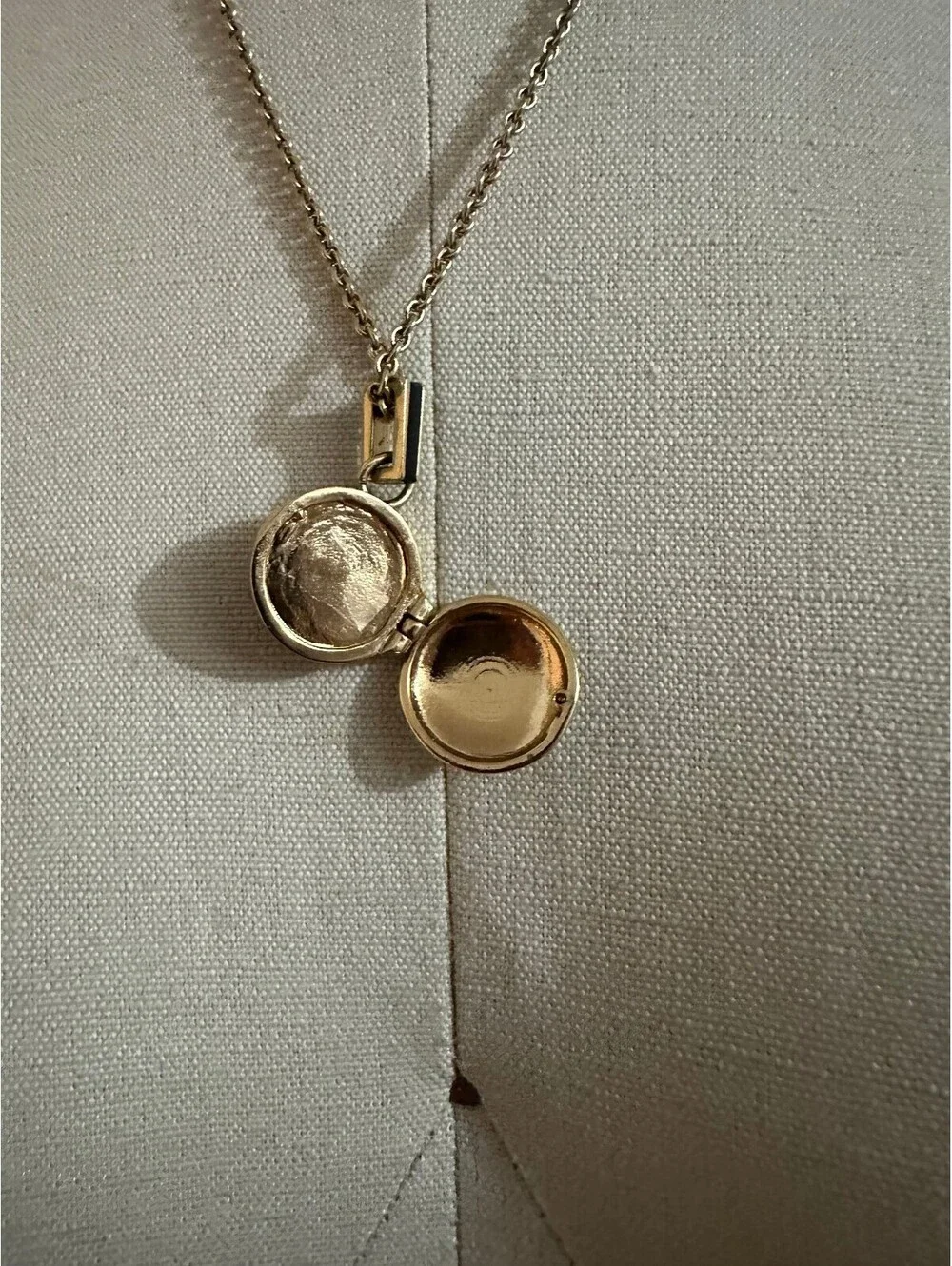 MARC BY MARC JACOBS Gold and Black Round Pendant Locket